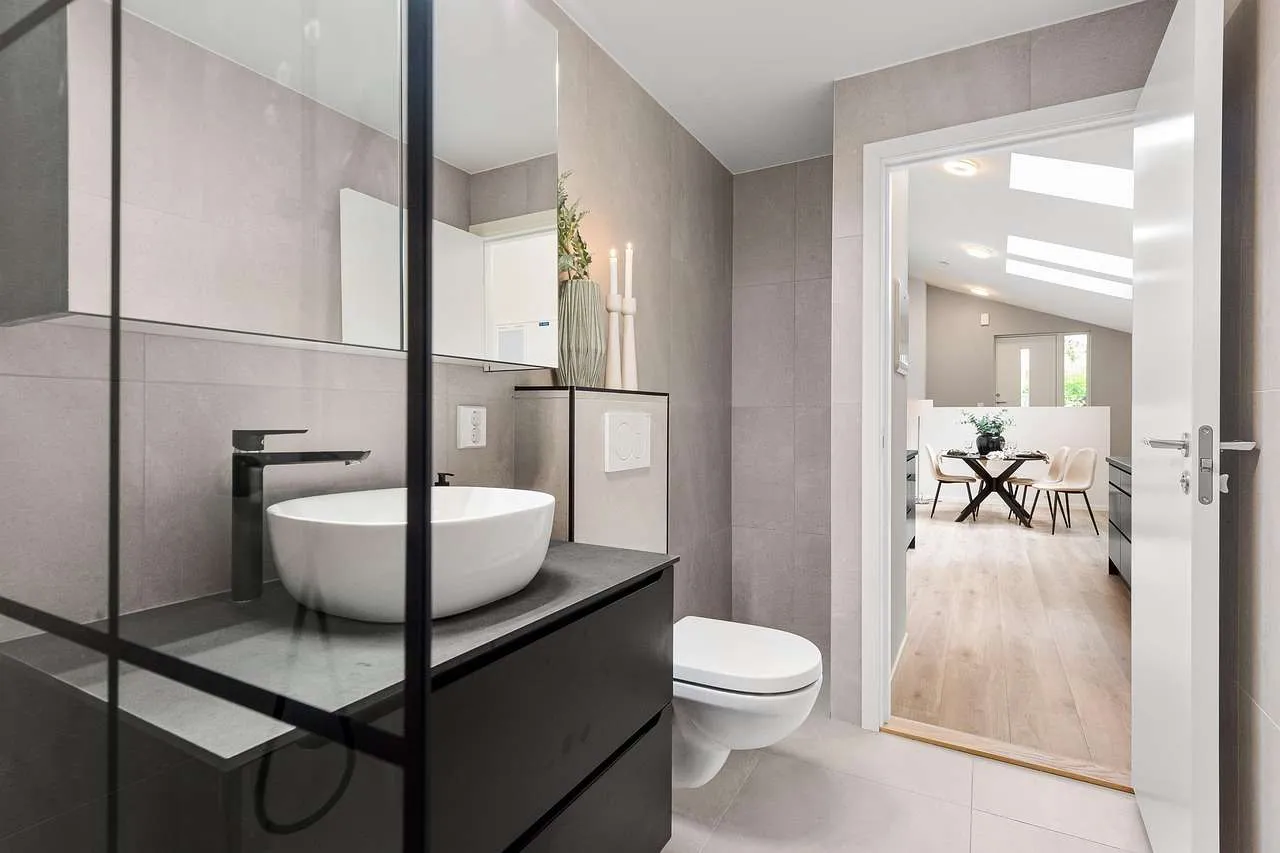 Small Bathroom Ideas for Maximum Space